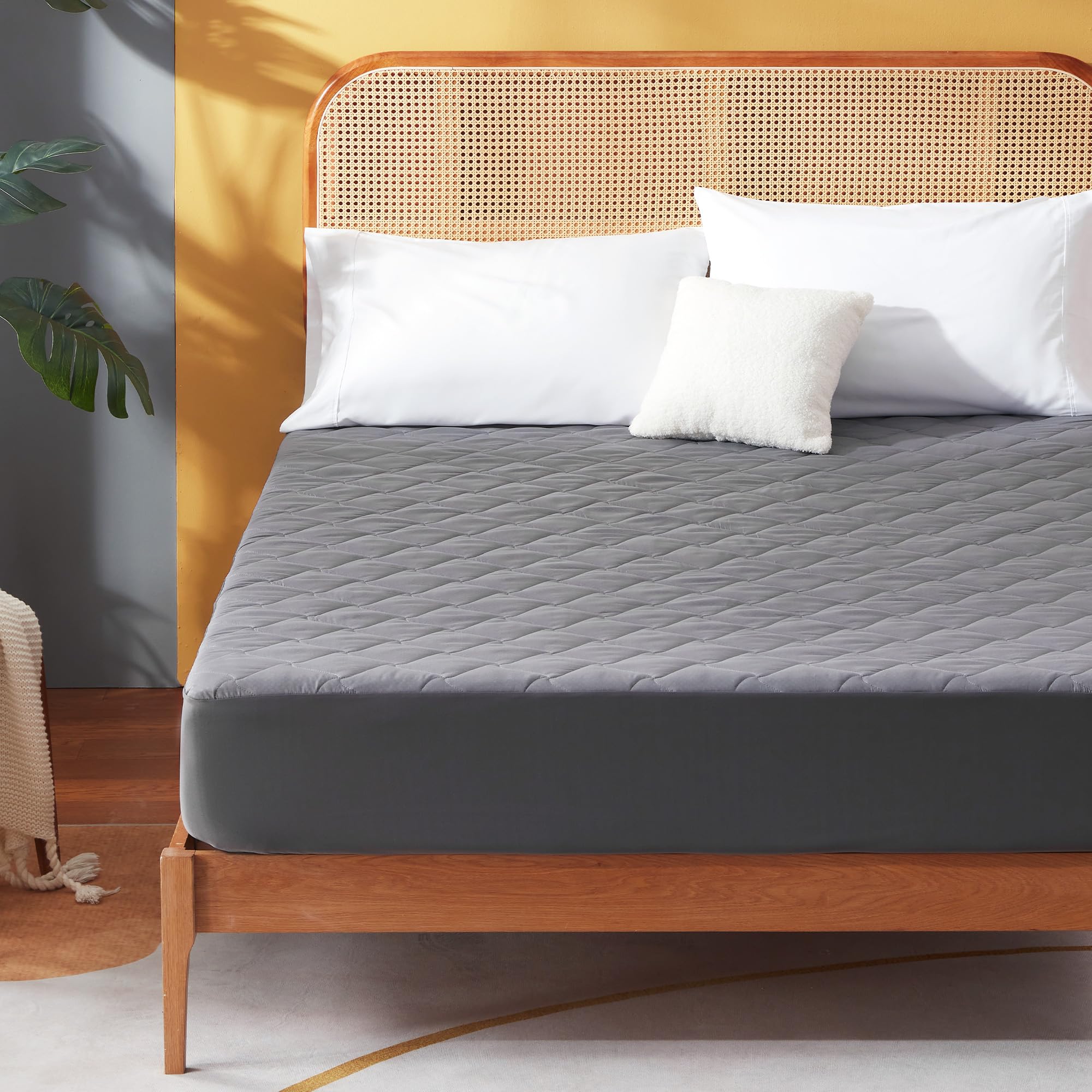 Sonive Waterproof Quilted Mattress Pad - King Size, 38cm Deep Pocket, Breathable Microfiber 1