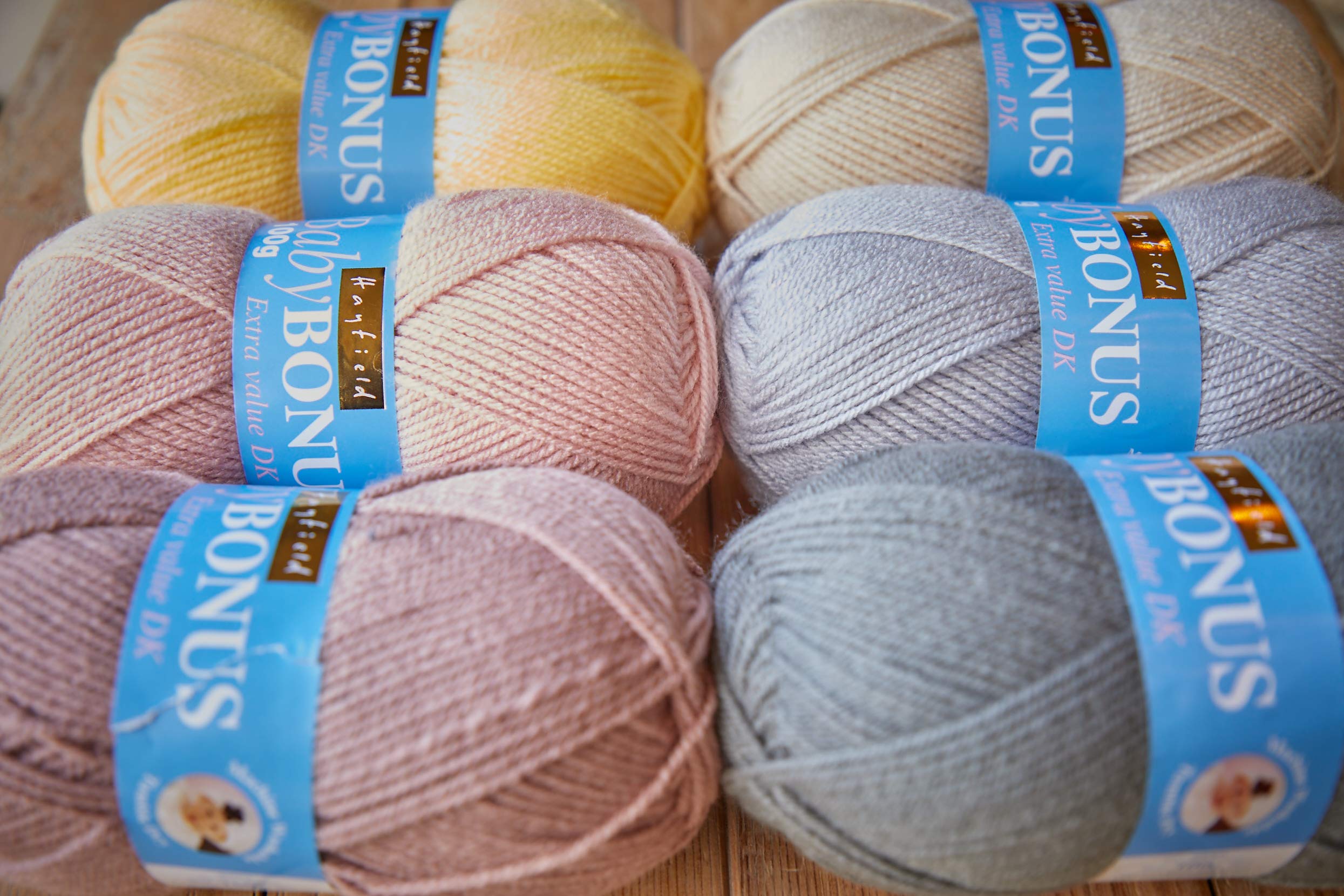 Sirdar Hayfield Bonus DK Yarn - 100% Acrylic Double Knitting | Baby White | 100g Ball 5