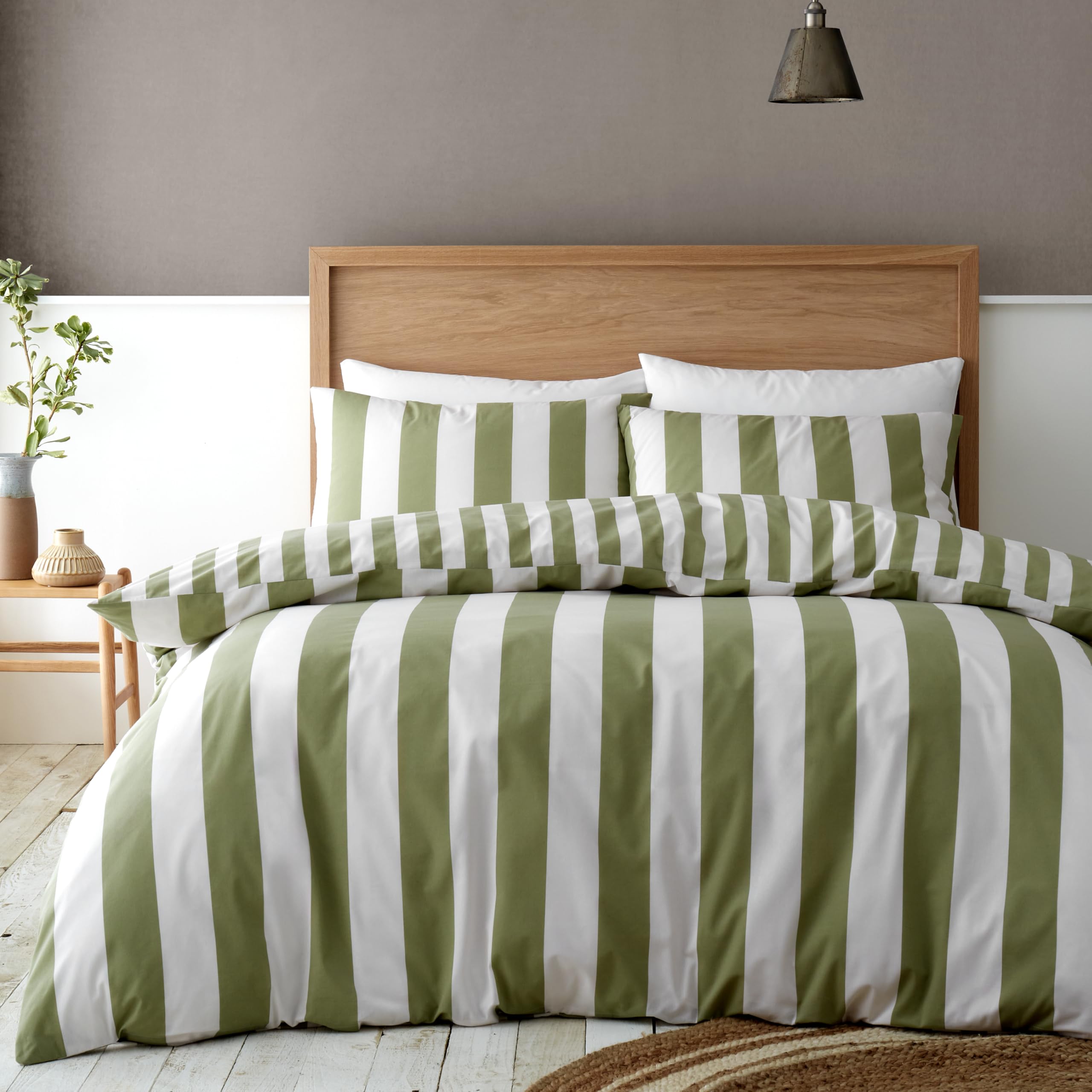 Catherine Lansfield Cove Stripe Reversible Double Duvet Cover Set Green | 200x200 cm 1