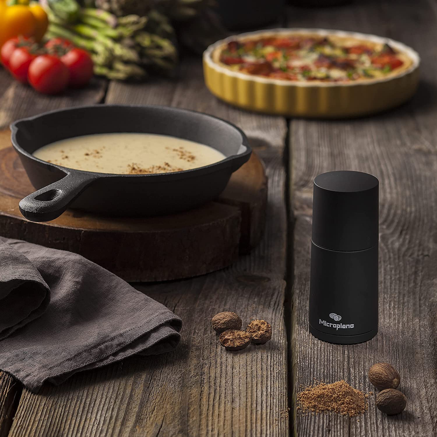 Microplane Spice Mill Black for Nutmeg Cinnamon Tonka Beans | Ultra-Sharp Stainless Steel Blade 7
