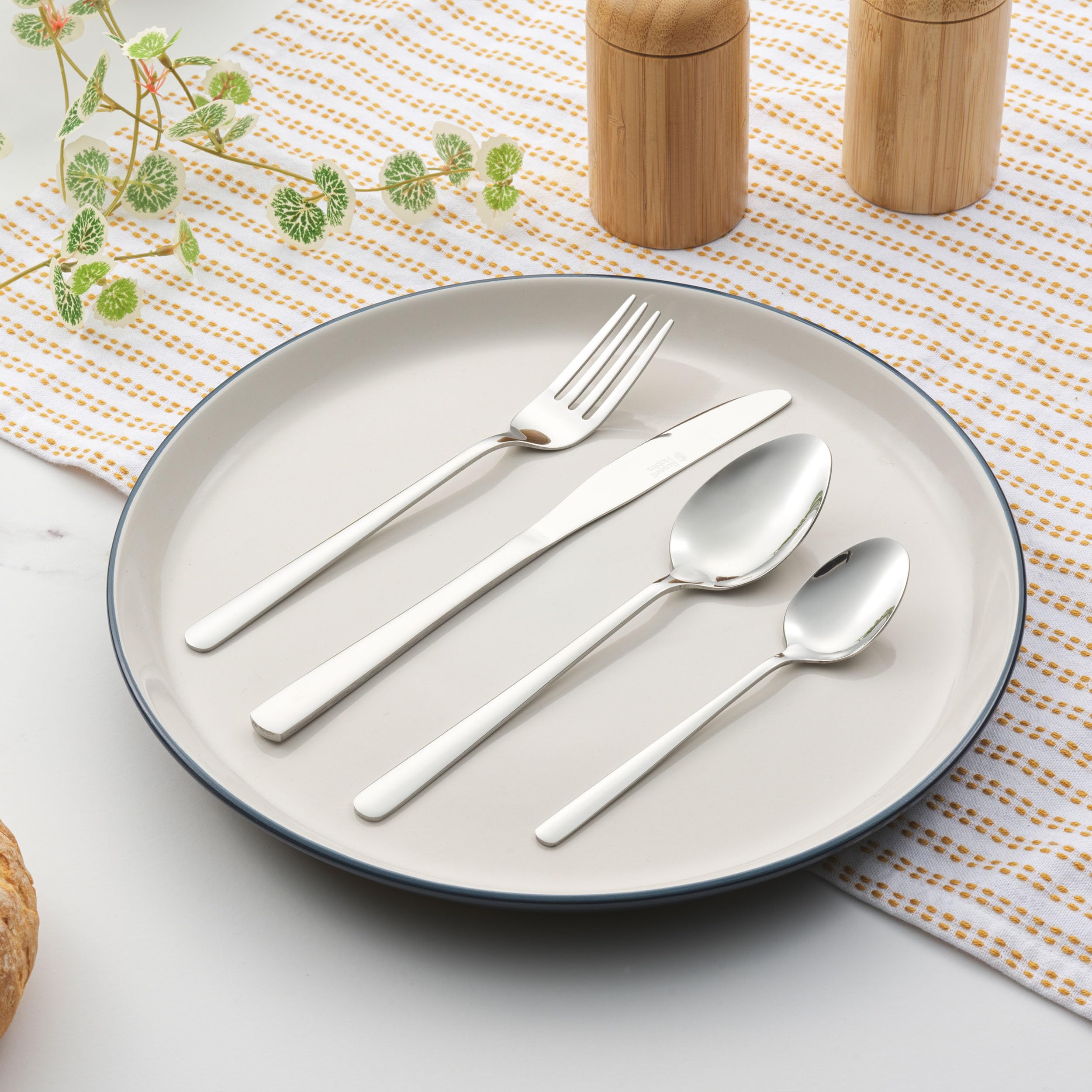 Russell Hobbs Vienna 24 Piece Stainless Steel Cutlery Set for 6 People | Mirror Polish Finish 3