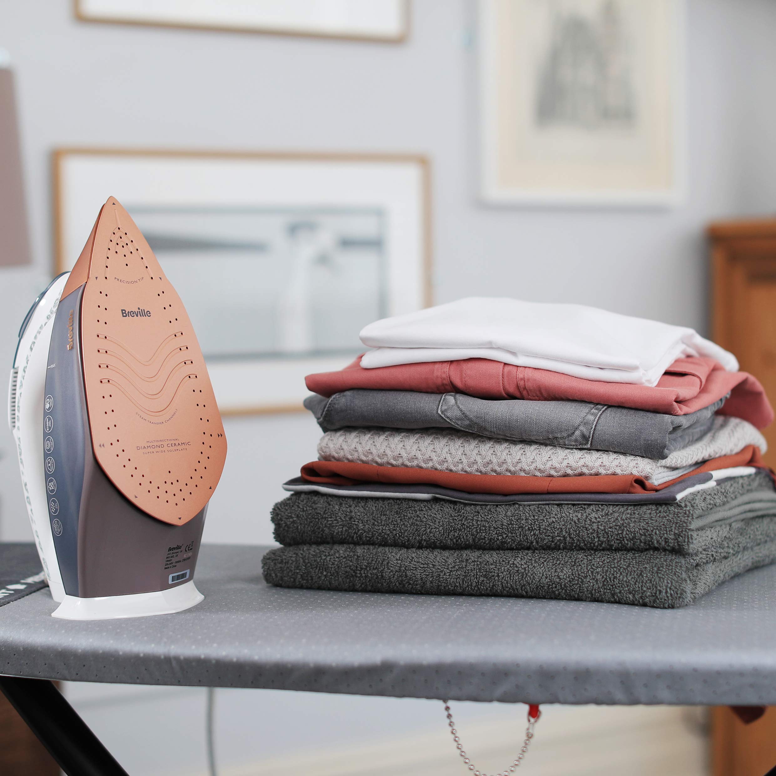 Breville DiamondXpress Steam Iron - 3100W Power | 200G Steam Shot | White & Rose Gold 8