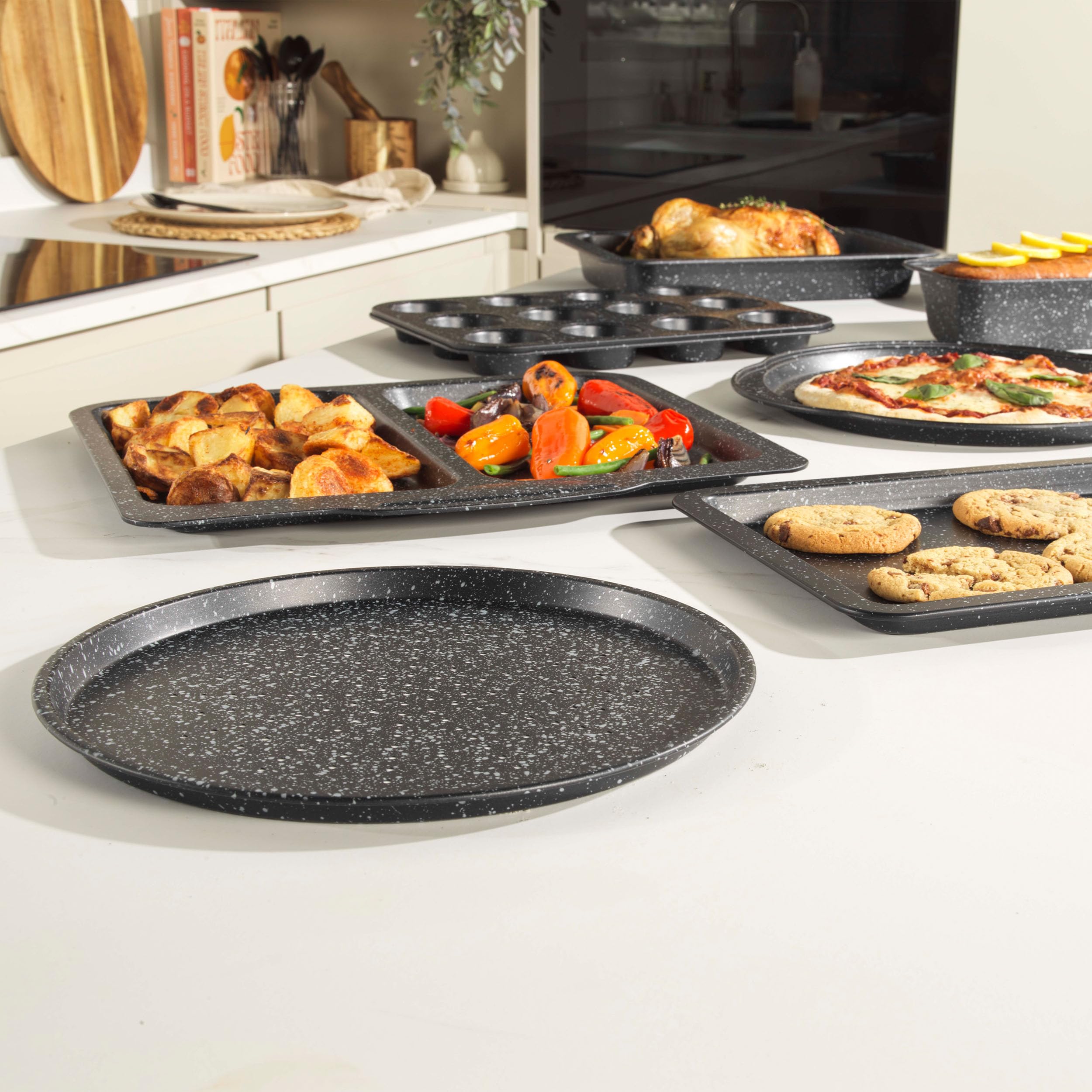 Salter Megastone Collection Carbon Steel Perforated Pizza Pan - 29 cm Round 3