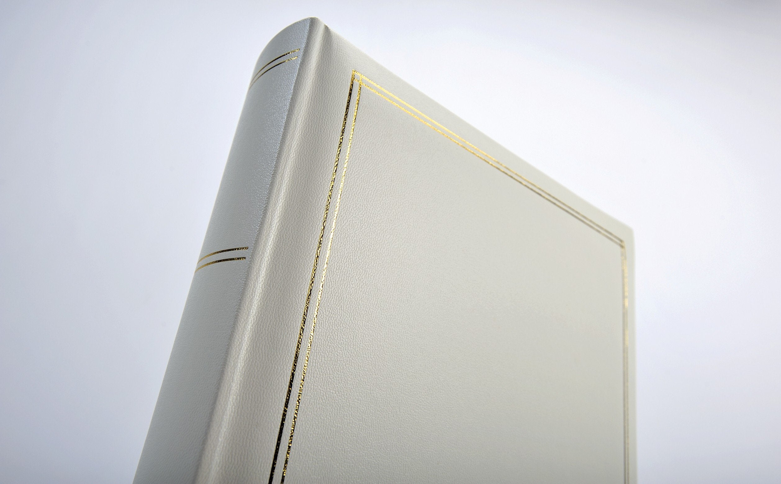 walther design Monza ME-138-W Bookshelf Photo Album | 200 Photos 10x15 cm | White Faux Leather 2