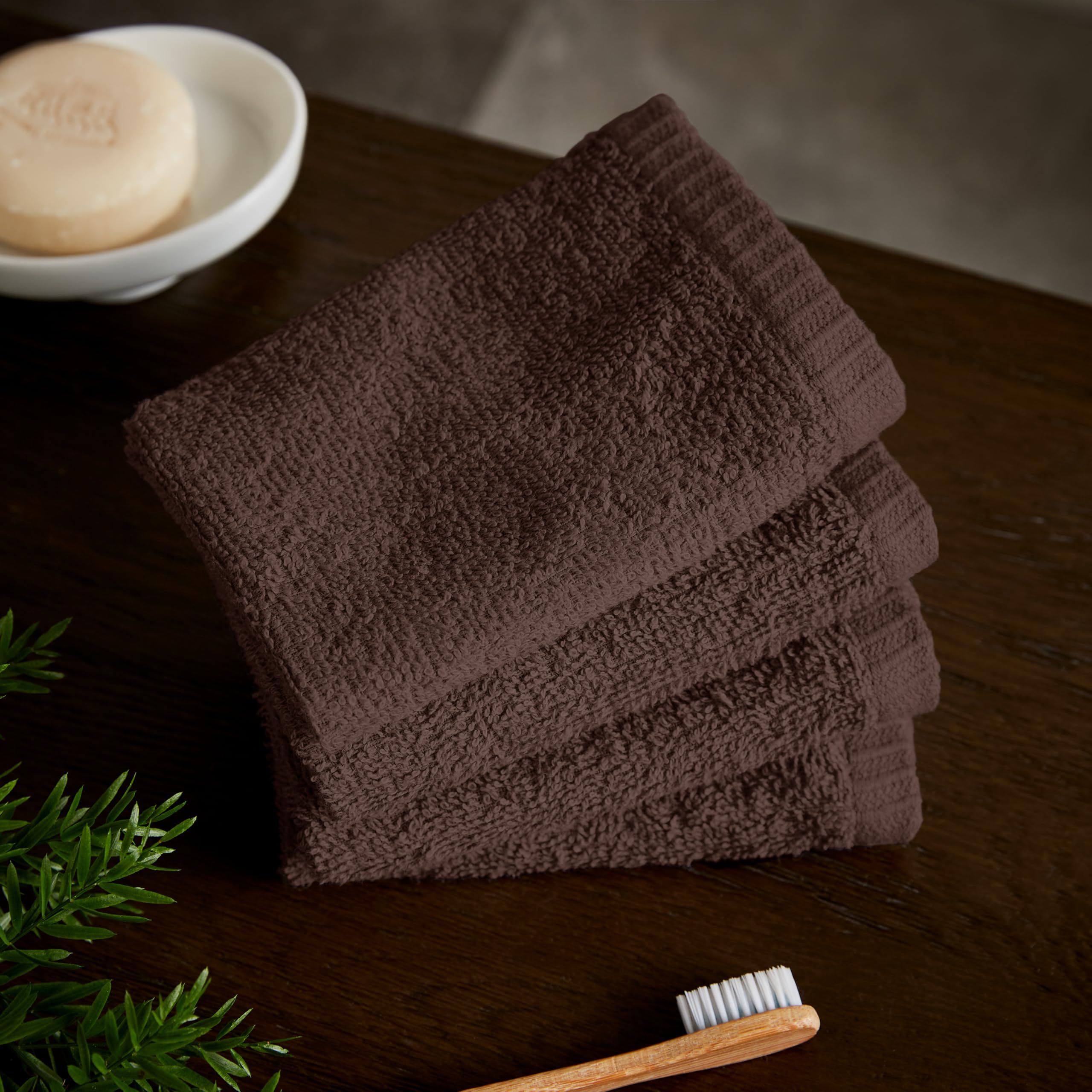 Catherine Lansfield Quick Dry Cotton Face Cloths - 30x30 cm, 4 Pack, Chocolate 1