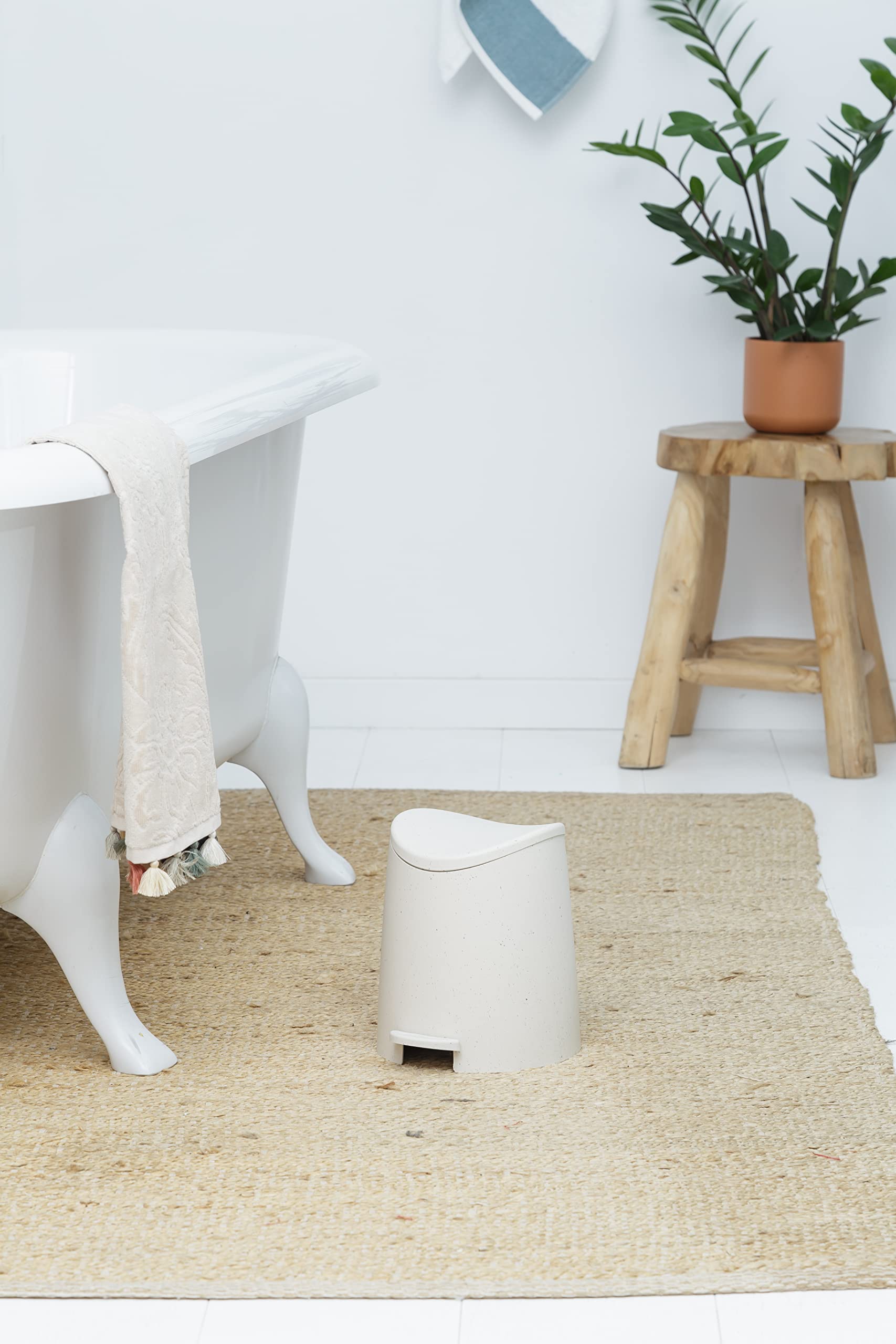 TATAY Bathroom Bin - 3L Capacity | Pedal Operated | Ecohome Beige Plastic 4