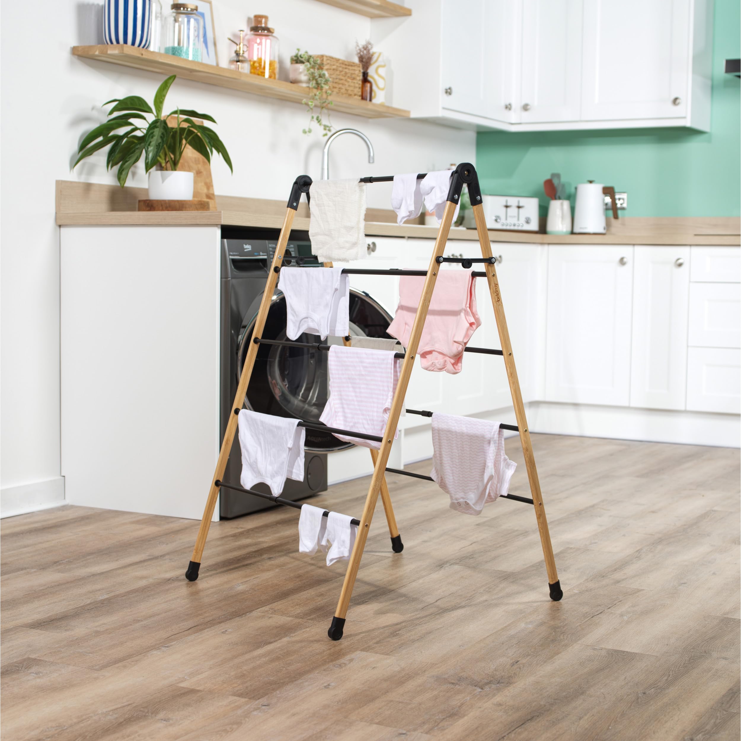 Beldray 4 Tier Extendable Clothes Airer - Bamboo Frame | Up to 6.1m Drying Space | 10kg Capacity 3