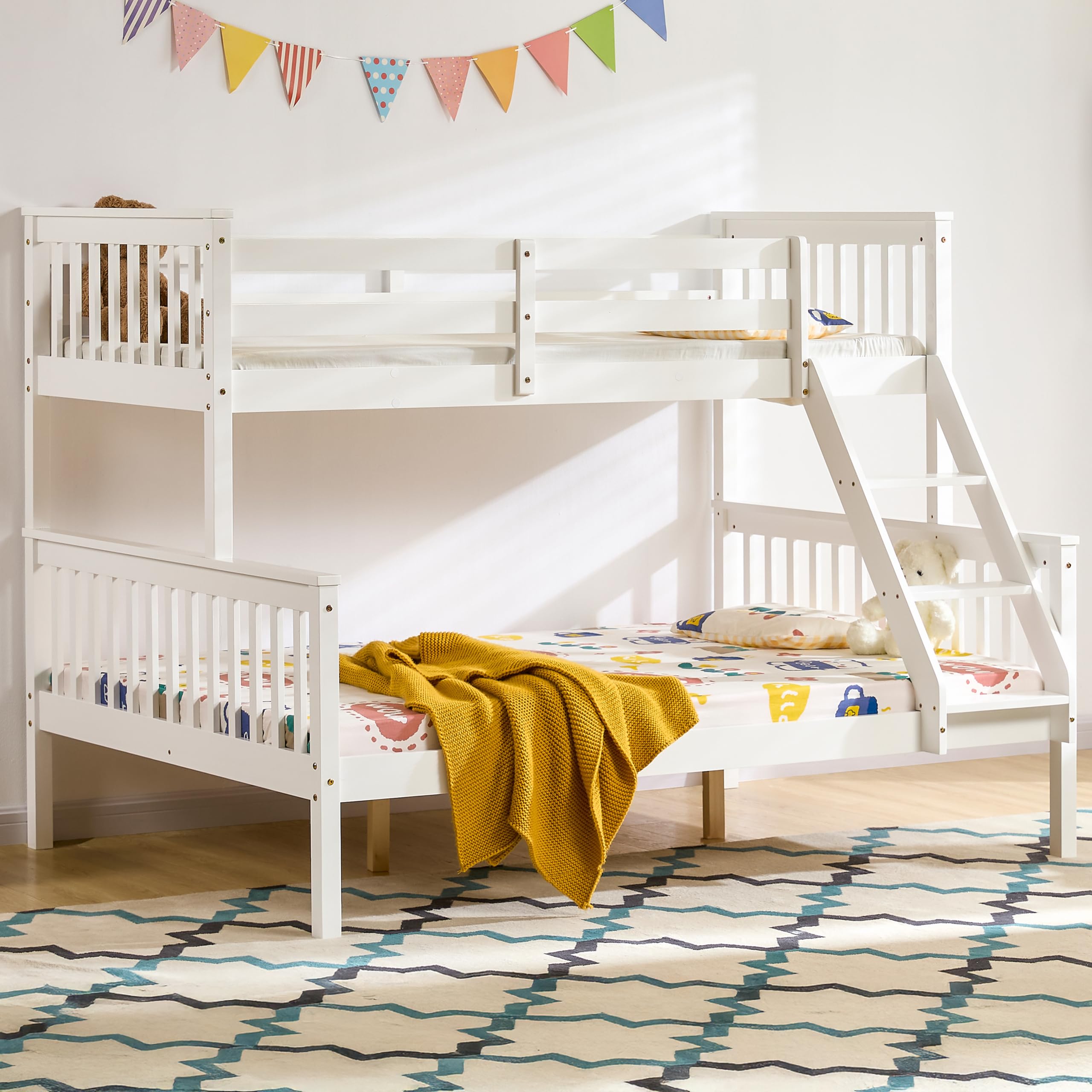 Vida Designs Milan Triple Sleeper Bunk Bed - Sleeps Three | White | Pine Wood 1