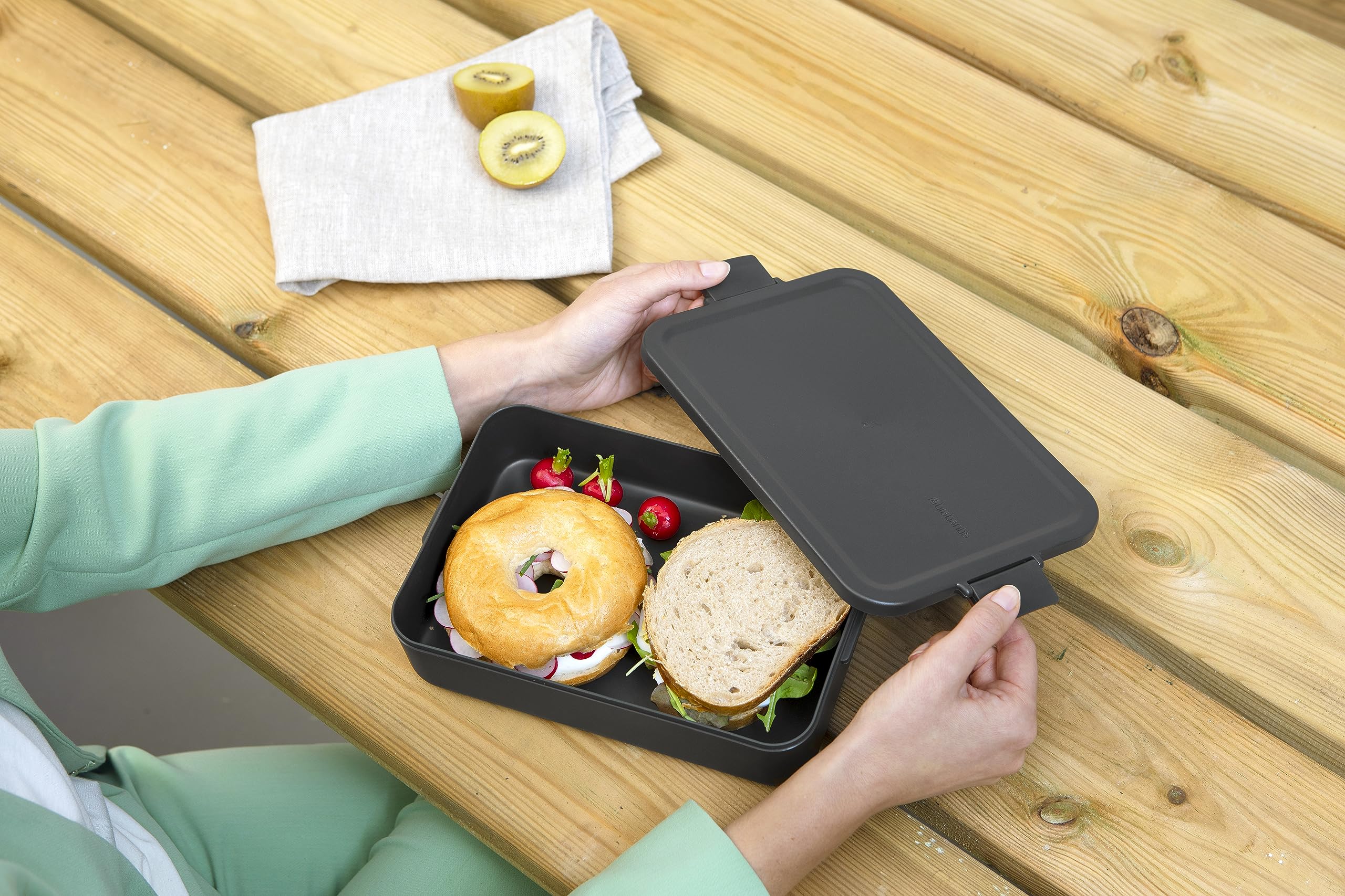 Brabantia Make & Take Lunch Box - 2L Large Volume | BPA-Free | Freezer, Microwave, Dishwasher Safe 6