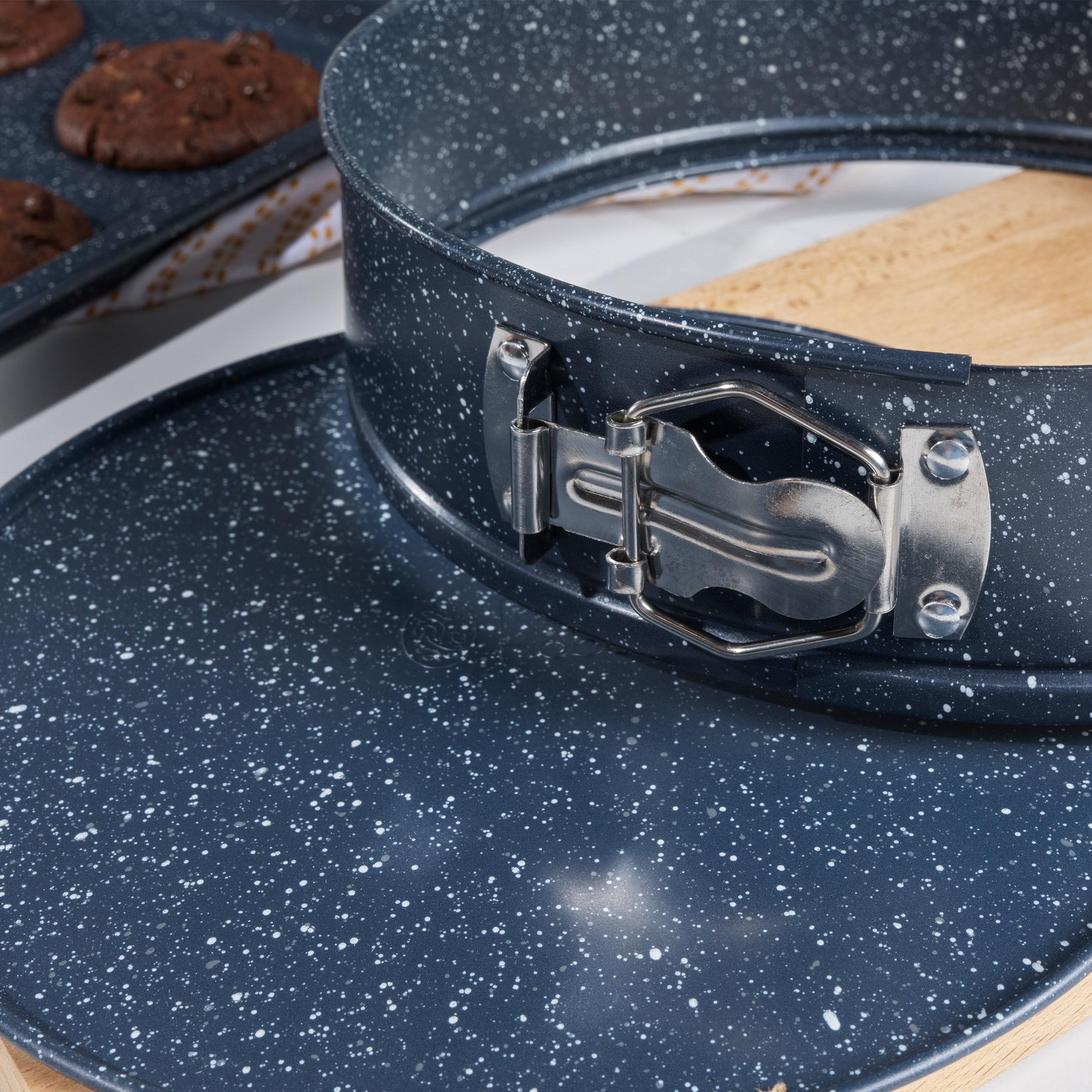 Russell Hobbs Nightfall Stone Collection Springform Cake Pan - 24 cm, Non-Stick, Oven Safe 8
