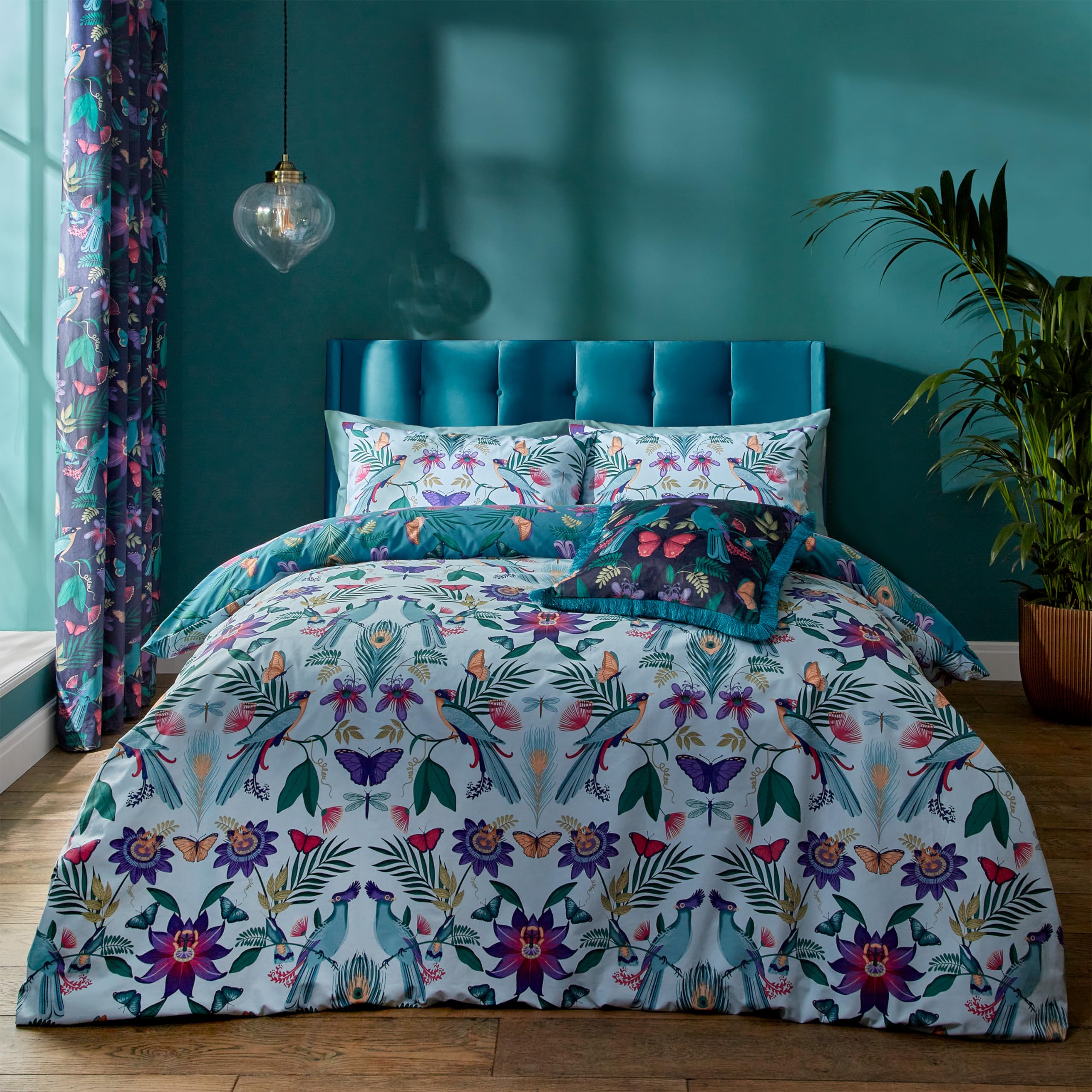 Catherine Lansfield Mya Tropical Floral Reversible King Duvet Cover Set | 52% Poly 48% Cotton 1