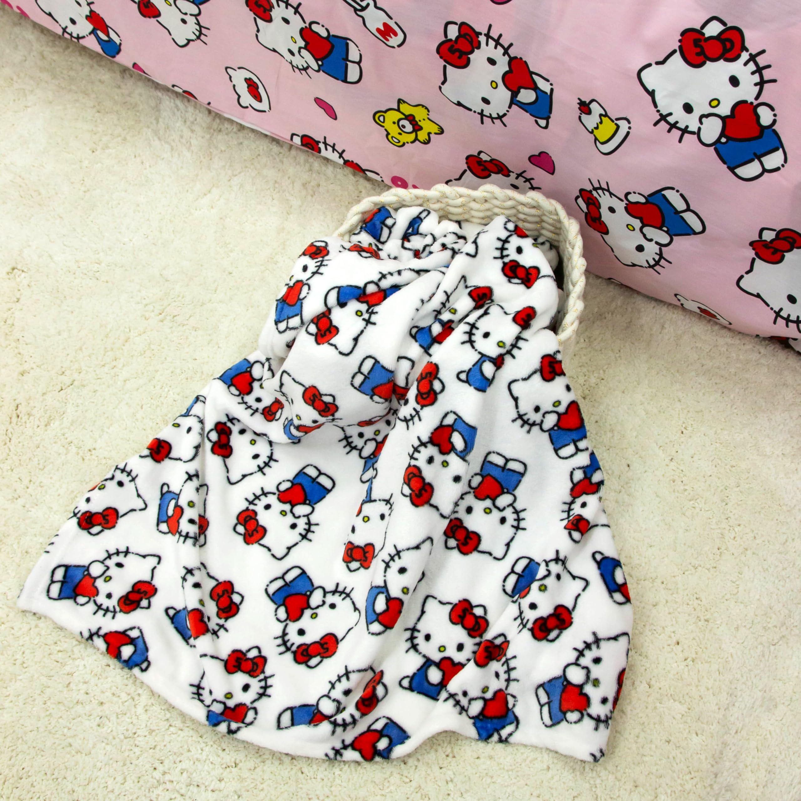 Character World Hello Kitty Fleece Blanket - Heart Pattern | 100 x 150cm | Super Soft & Warm 5