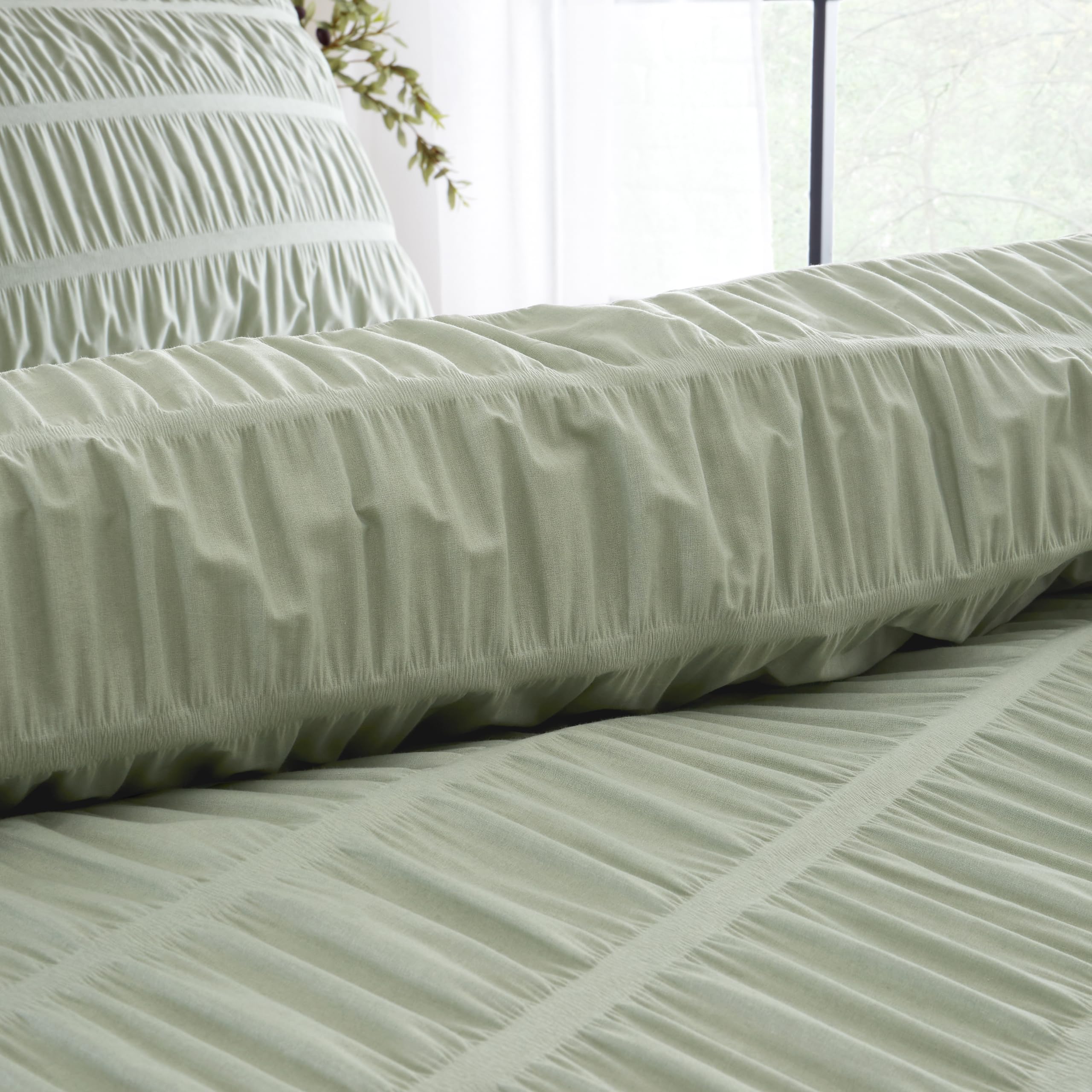 Catherine Lansfield Seersucker Double Duvet Cover Set with Pillowcases, Sage Green, 55% Cotton/45% Polyester 3