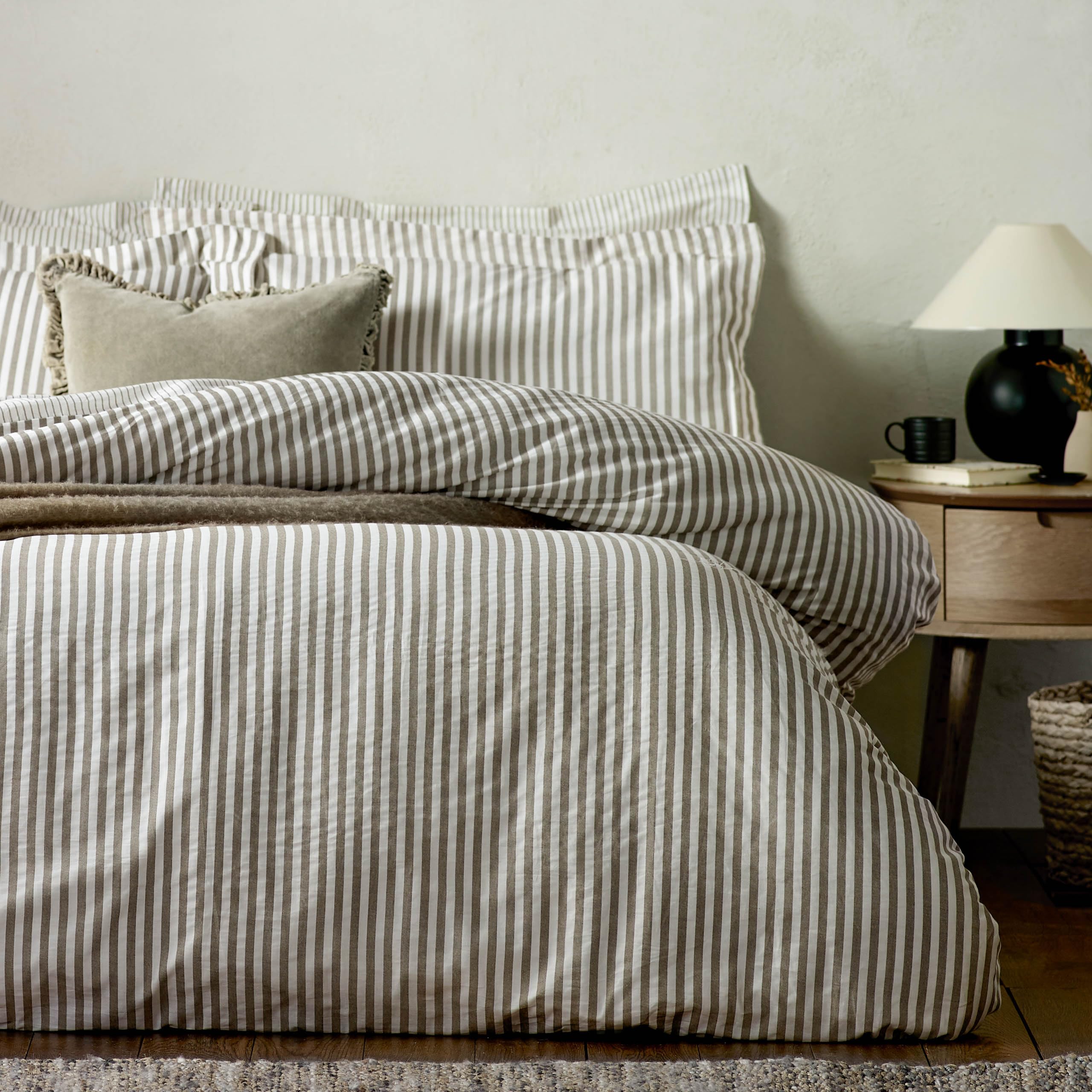 furn. Yard Hebden Mélange Stripe Cotton Duvet Set - Reversible | King Size | Mole Color 4