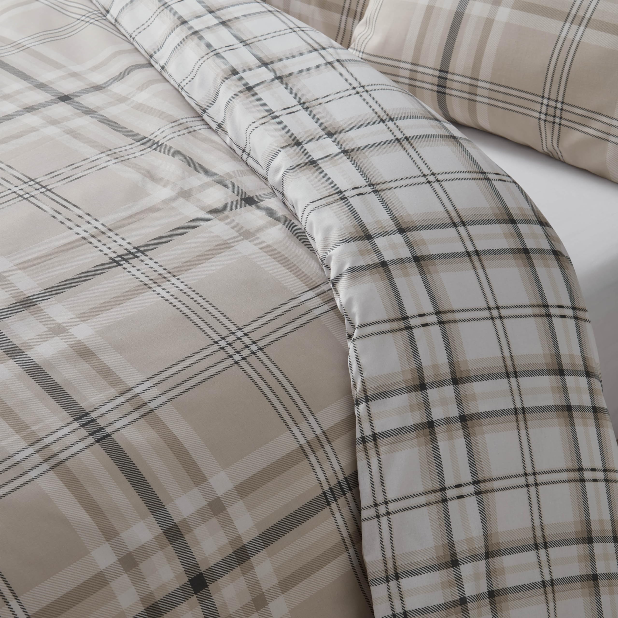 Catherine Lansfield Kelso Check Reversible Double Duvet Cover Set with 2 Pillowcases | 200x200 cm 4