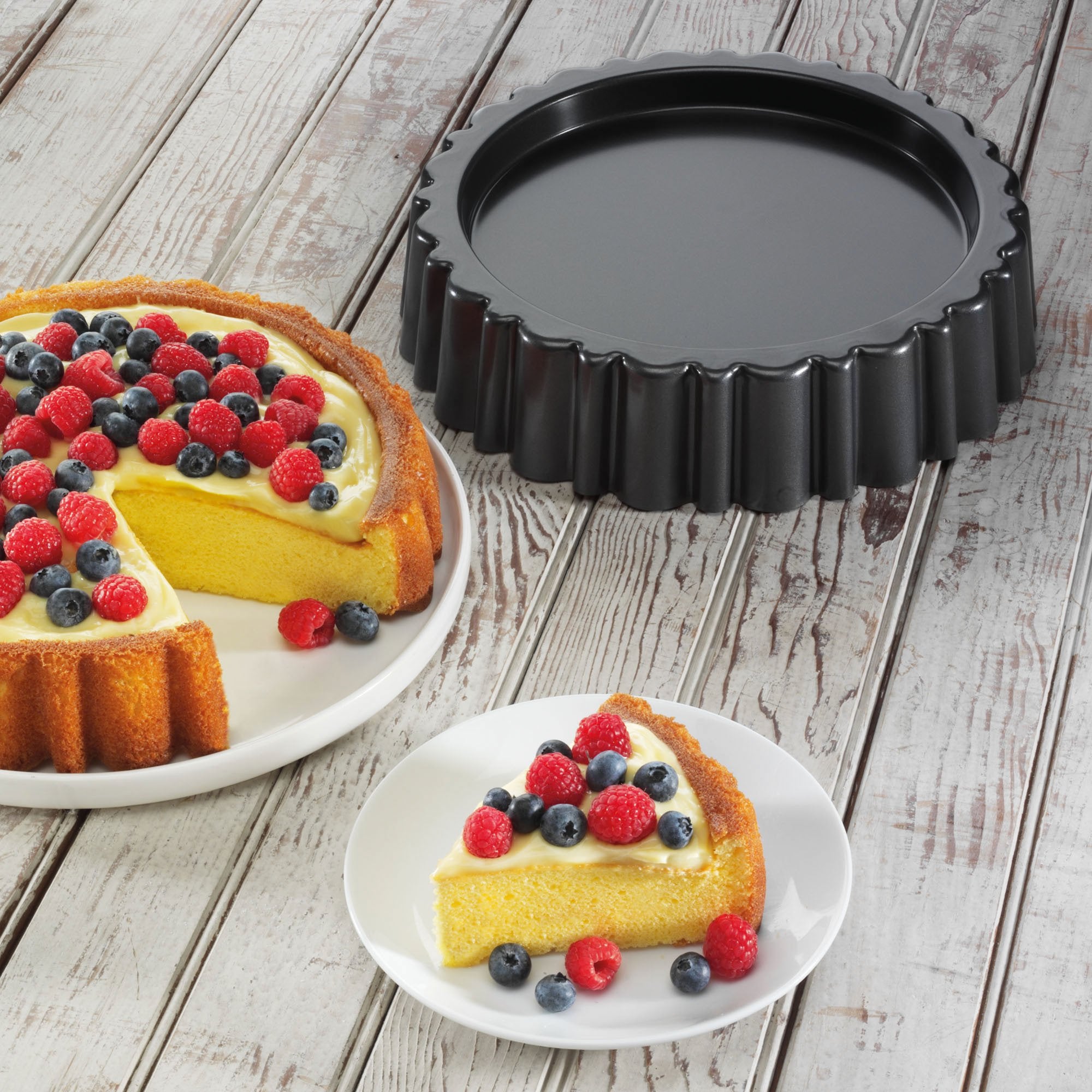 Chicago Metallic Professional Non-Stick Mary Ann Cake Pan - 27 cm (10.5") Fluted Flan Tin 3