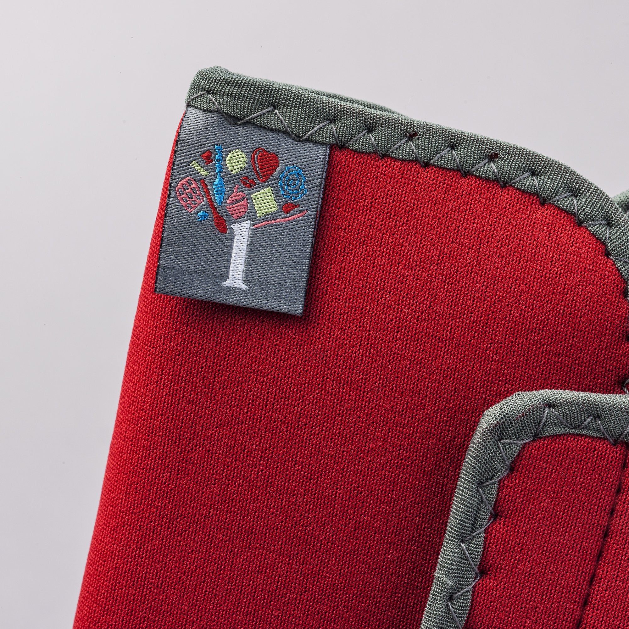 Zeal Insulated Neoprene Jacket for 8 Cup French Press | Red | Keeps Coffee Hotter for Longer 5